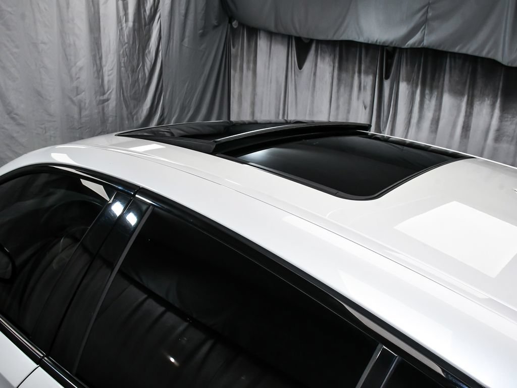 Used 2022 BMW X6 M50i w/ Executive Package AWD/4WD image 90