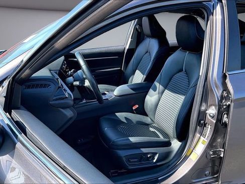 Used 2023 Toyota Camry SE image 20