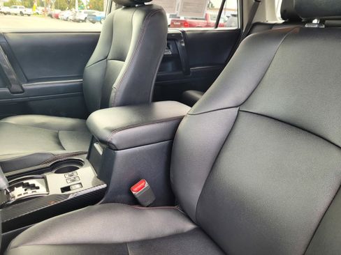 Used 2024 Toyota 4Runner TRD Off-Road Premium image 16