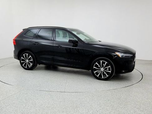 Used 2023 Volvo XC60 B5 Plus w/ Climate Package image 3