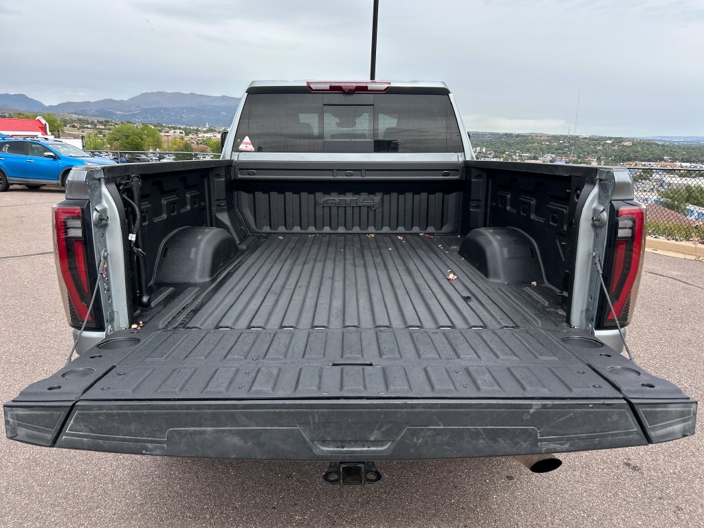 Used 2024 GMC Sierra 2500 AT4 w/ Technology Package AWD/4WD image 5