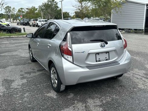 Used 2015 Toyota Prius C One FWD image 4