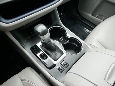 Used 2017 Toyota Highlander XLE AWD/4WD image 21