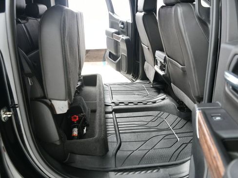 Used 2019 Chevrolet Silverado 1500 High Country w/ High Country Premium Package image 45