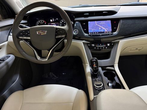 Used 2021 Cadillac XT6 Premium Luxury image 49