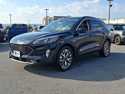 Certified 2020 Ford Escape Titanium AWD/4WD image 3