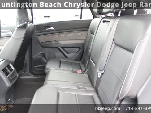 Used 2022 Volkswagen Atlas Cross Sport SEL R-Line image 31