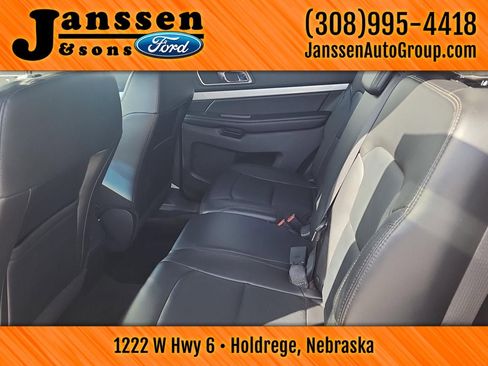 Used 2017 Ford Explorer XLT w/ Equipment Group 202A image 18