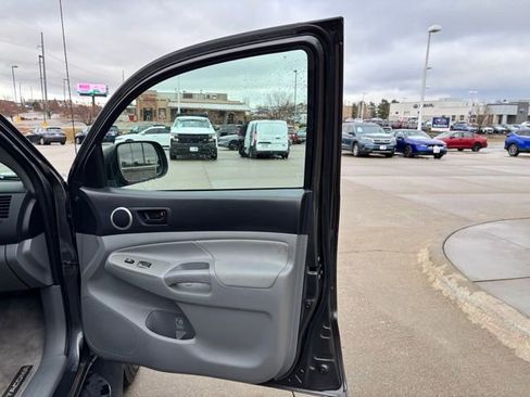 Used 2011 Toyota Tacoma PreRunner w/ SR5 Pkg #2 image 16