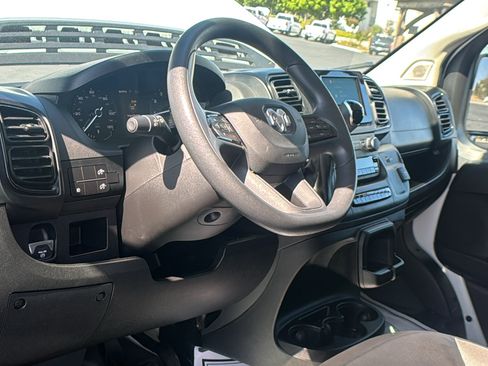 Used 2025 RAM ProMaster 2500 w/ Convenience Group FWD image 19