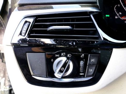 Used 2020 BMW 530i w/ Convenience Package RWD image 21