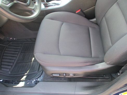Used 2019 Chevrolet Malibu LT FWD image 5