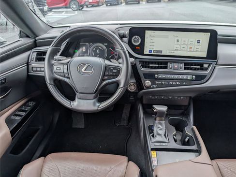 Used 2025 Lexus ES 300h w/ Technology Package image 17