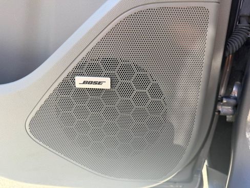 Used 2023 Chevrolet Bolt EUV Premier w/ Sun & Sound Package FWD image 10