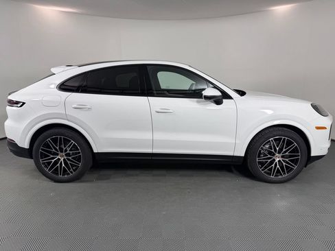 Certified 2026 Porsche Cayenne Coupe AWD/4WD image 8