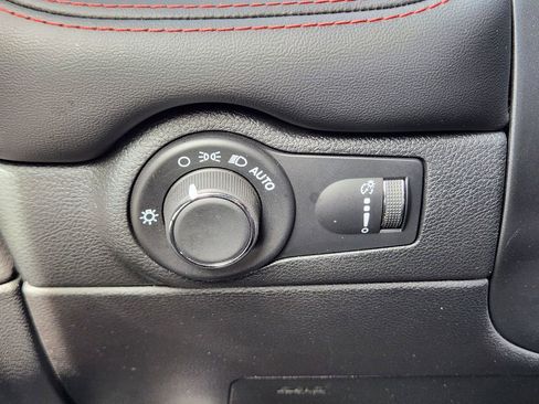 Used 2025 Dodge Durango GT AWD/4WD image 22