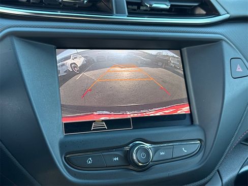 Used 2022 Chevrolet TrailBlazer RS image 29