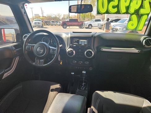 Used 2016 Jeep Wrangler Unlimited Sahara w/ Connectivity Group image 5