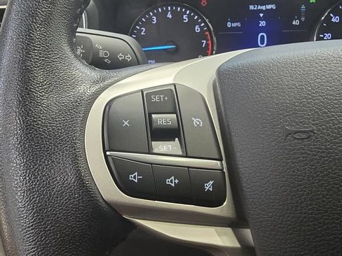 Used 2021 Ford Explorer XLT w/ Equipment Group 202A RWD image 32