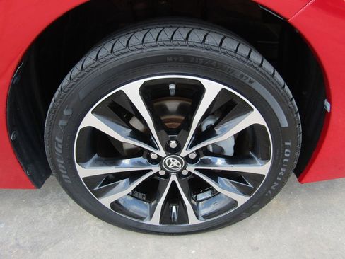 Used 2019 Toyota Corolla SE w/ Body Protection Package FWD image 7