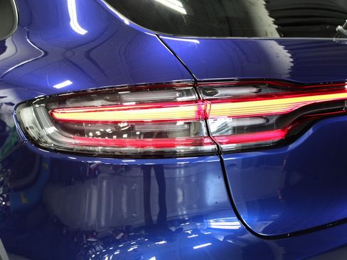 New 2026 Porsche Macan image 16