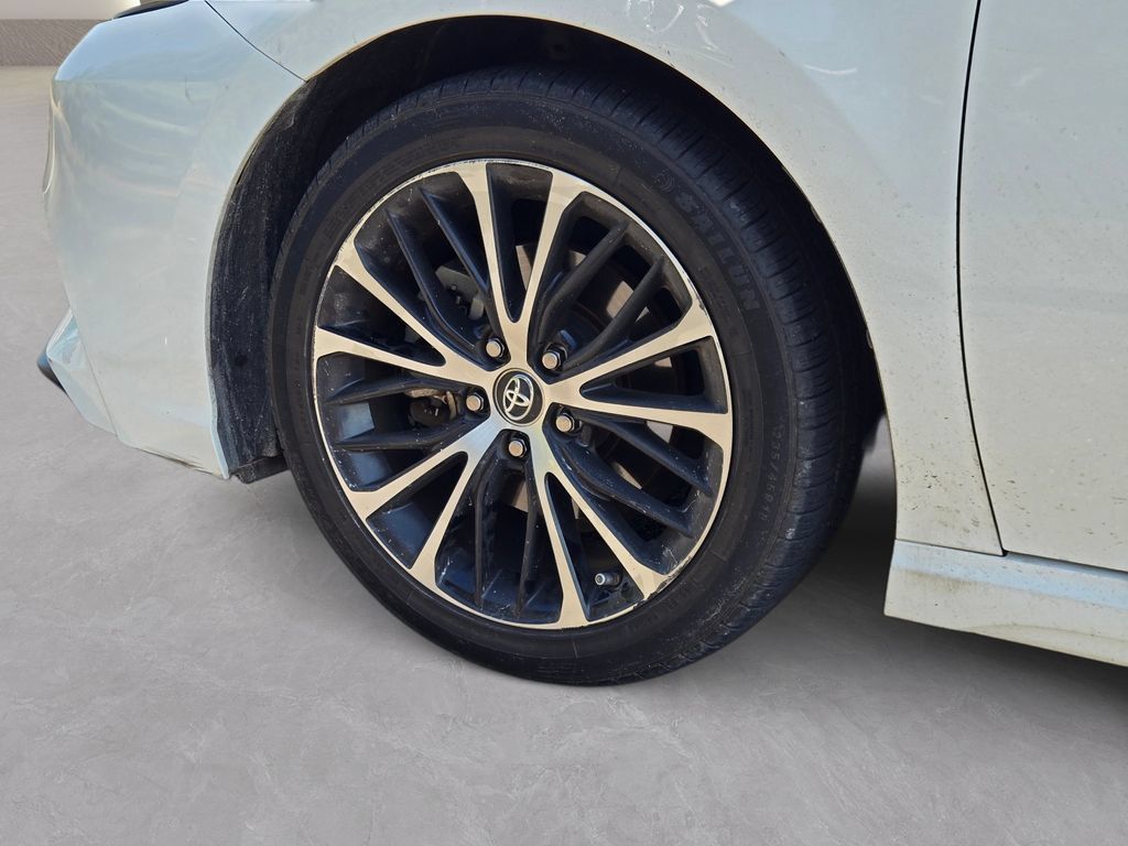 Used 2019 Toyota Camry SE FWD image 11