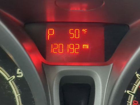 Used 2012 Ford Fiesta SE image 12