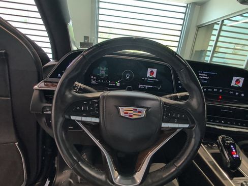 Certified 2022 Cadillac Escalade Sport Platinum w/ Heavy-Duty Trailer Package AWD/4WD image 13