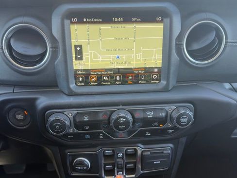 Used 2023 Jeep Wrangler Unlimited Sahara AWD/4WD image 11