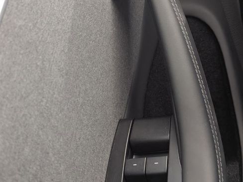 Used 2024 Tesla Model 3 Standard Range image 43