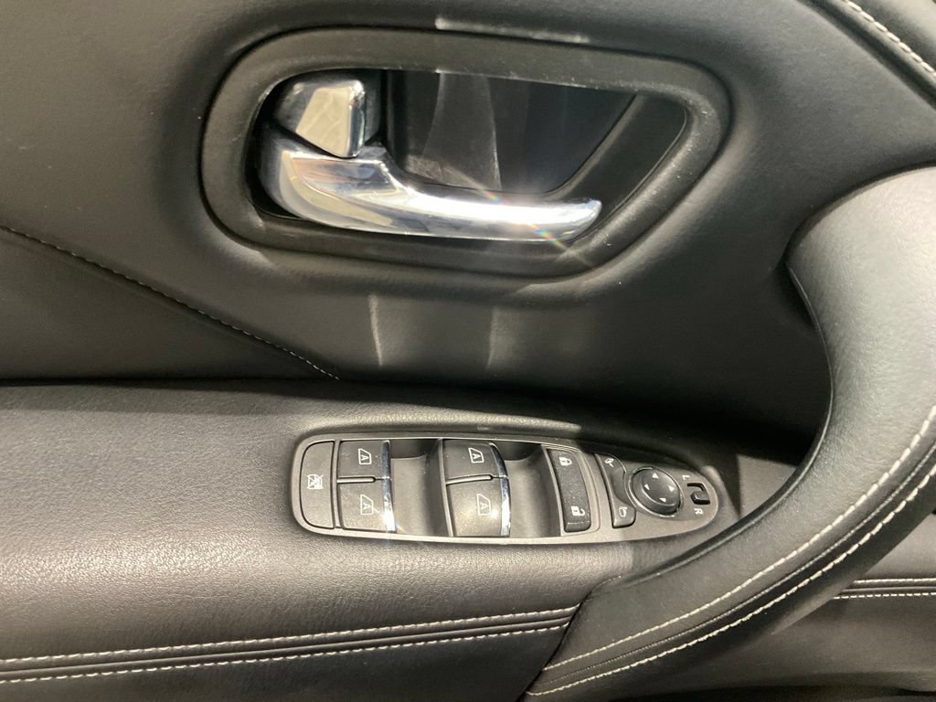 Used 2022 INFINITI QX80 Luxe w/ Cargo Package AWD/4WD image 7