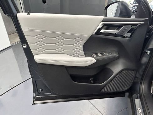 New 2026 Mitsubishi Outlander SEL FWD image 14