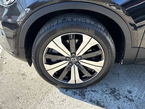 Certified 2023 Volvo C40 P8 Recharge Plus image 10