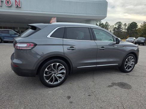 Used 2021 Lincoln Nautilus Reserve w/ Class II Trailer Tow Package FWD image 3