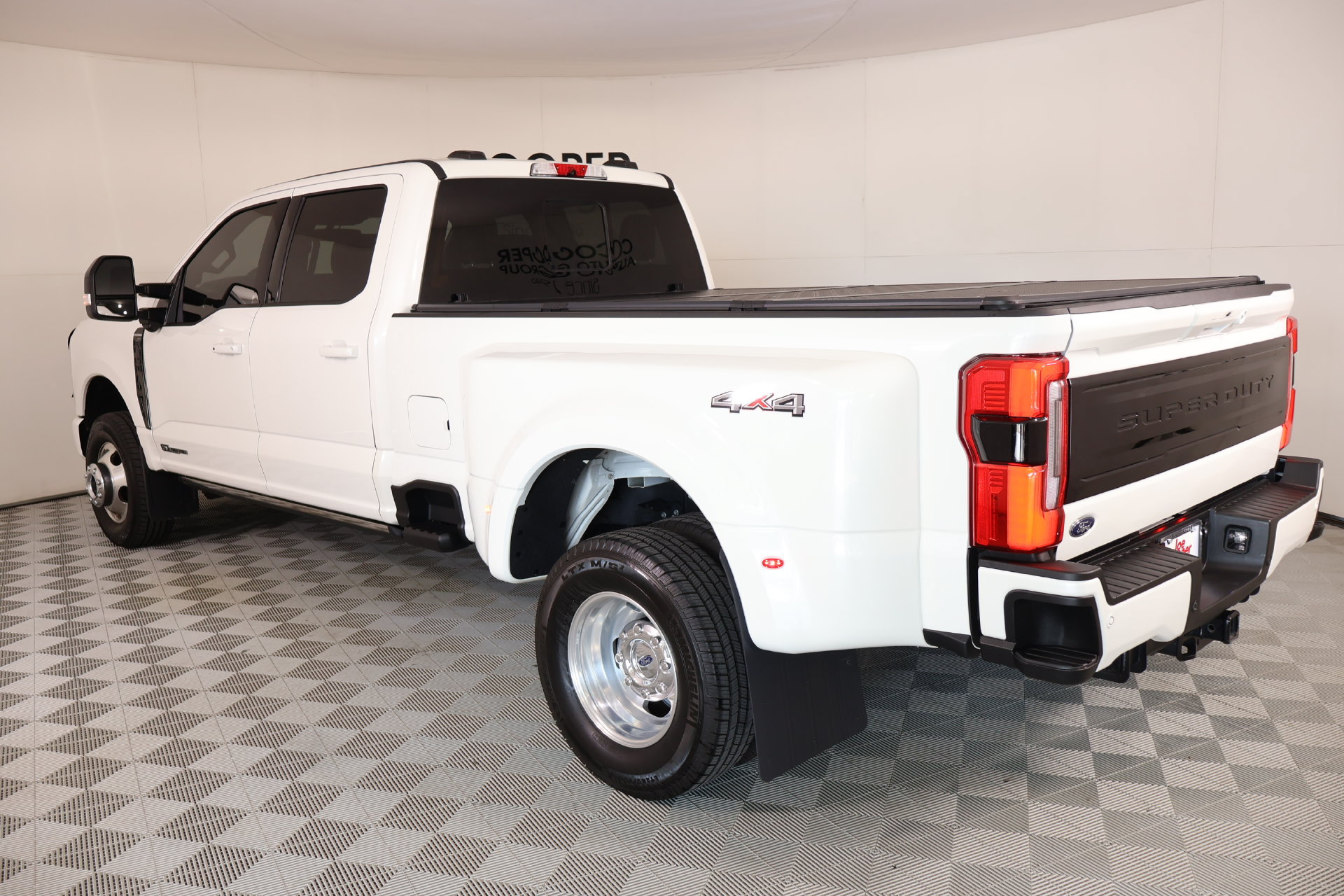 Used 2025 Ford F350 Platinum AWD/4WD image 23