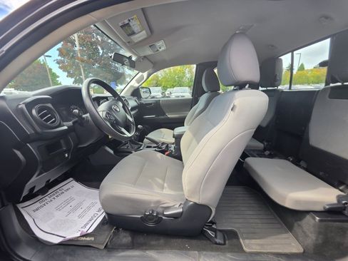 Used 2017 Toyota Tacoma SR w/ SR Convenience Package AWD/4WD image 15