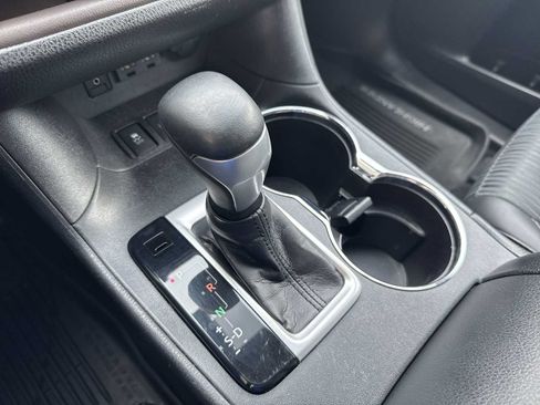 Used 2019 Toyota Highlander Plus AWD/4WD image 25