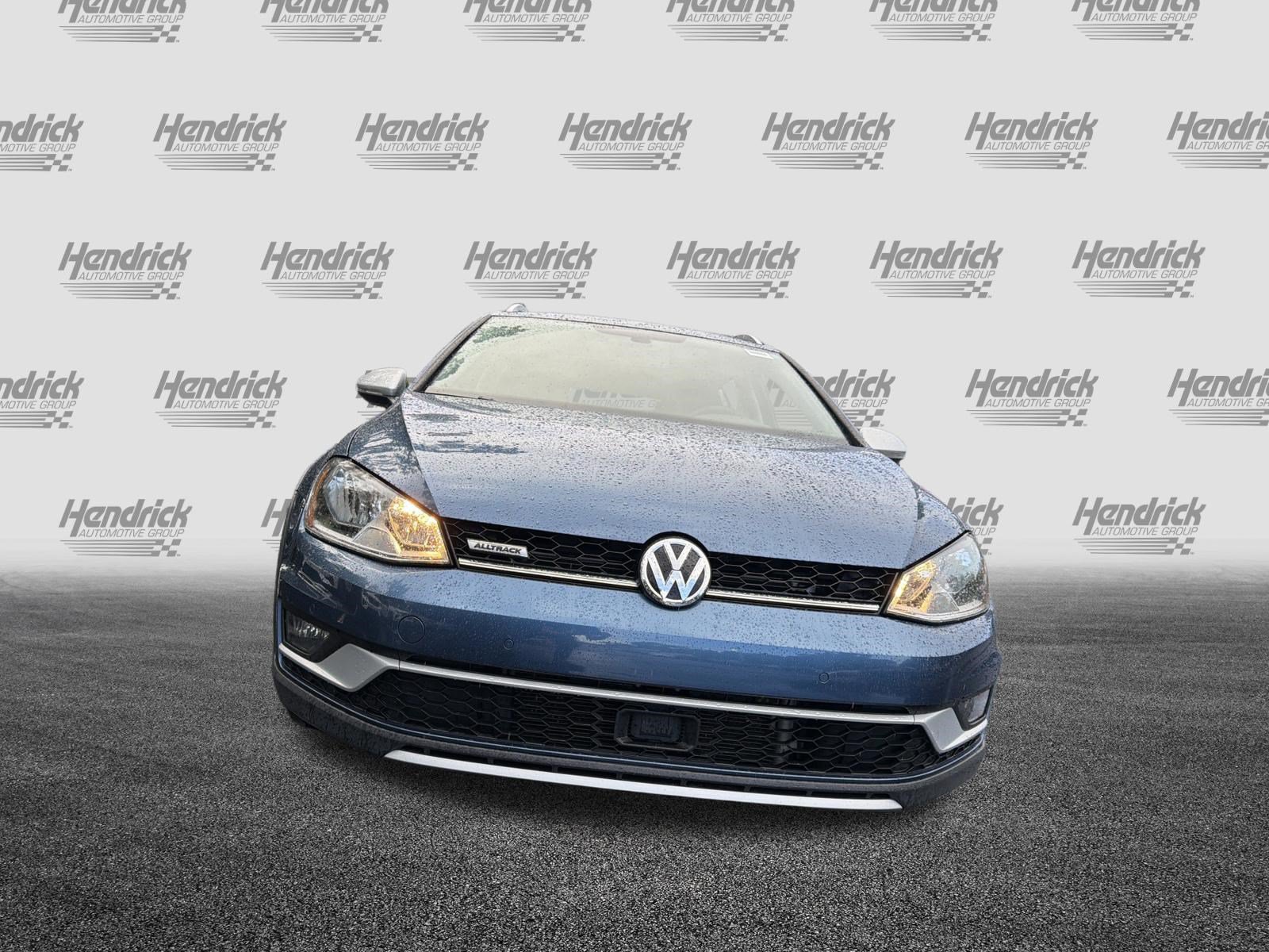 Used 2017 Volkswagen Golf Alltrack AWD/4WD image 3