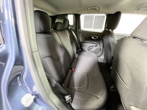 Used 2022 Jeep Renegade Latitude image 24