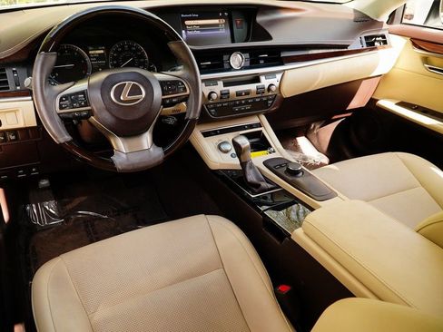 Used 2017 Lexus ES 350 image 10