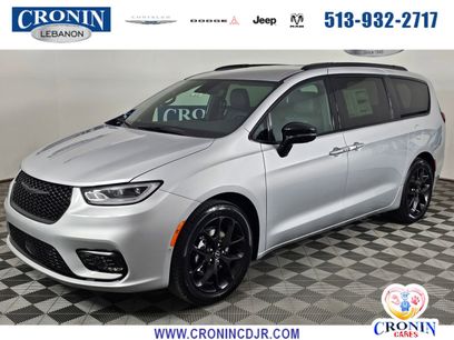 New 2026 Chrysler Pacifica Select