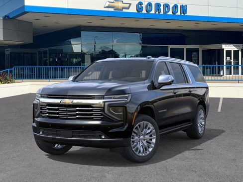 New 2025 Chevrolet Suburban Premier image 6