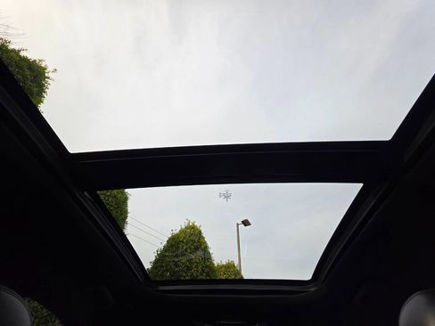 Used 2019 Lincoln Nautilus Reserve image 31