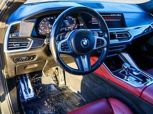 Used 2022 BMW X6 M50i w/ Dynamic Handling Package image 10
