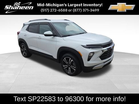 Used 2024 Chevrolet TrailBlazer LT w/ Convenience Package AWD/4WD image 1