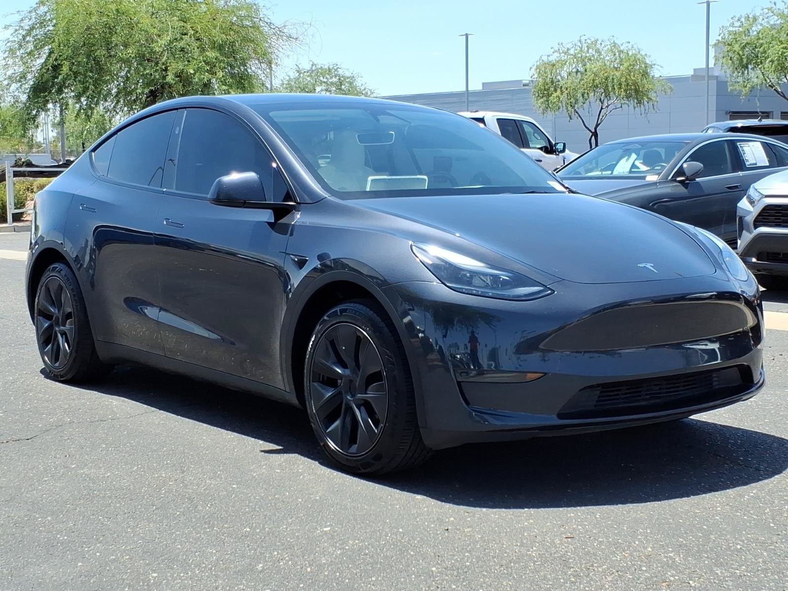 Used 2025 Tesla Model Y Long Range RWD image 1