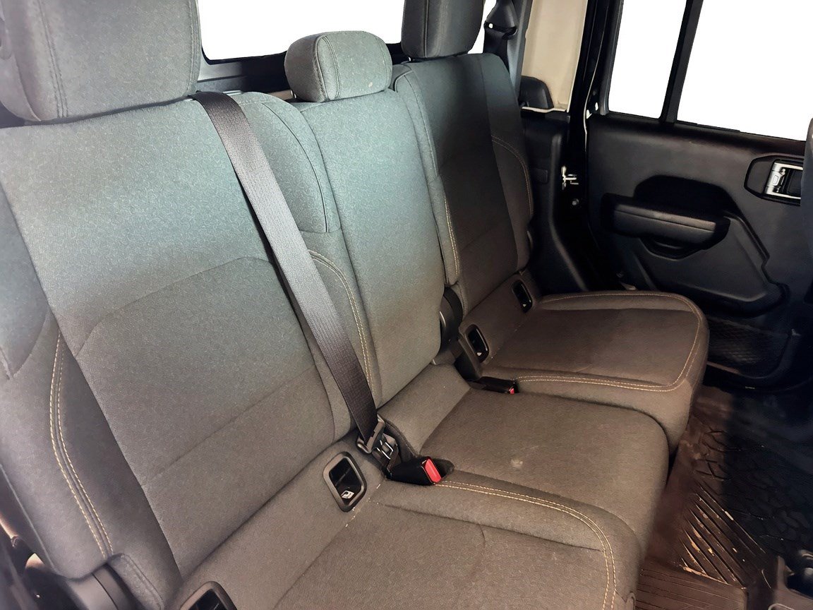 Used 2025 Jeep Gladiator Sport AWD/4WD image 16