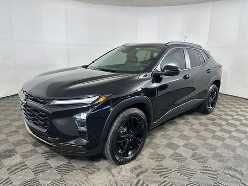 Used 2025 Chevrolet Trax ACTIV image 7