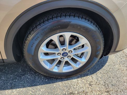 Used 2020 Ford Escape SE FWD image 14