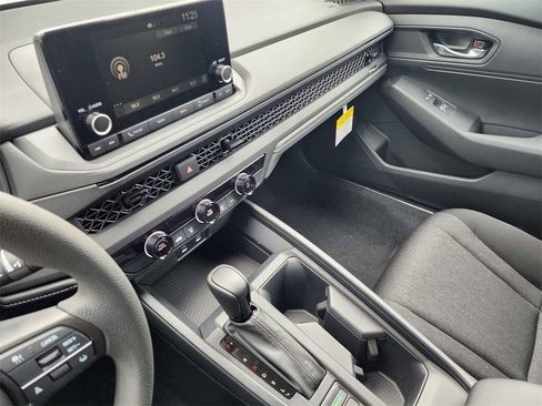 Used 2023 Honda Accord LX image 22